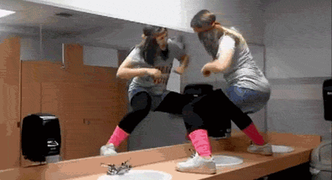 white-girl-dancing-fail.gif