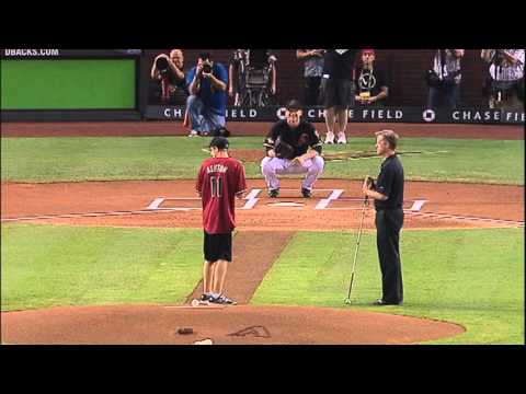 Video thumbnail for youtube video Blind Teenager Throws Out First Pitch During Baseball Playoffs
