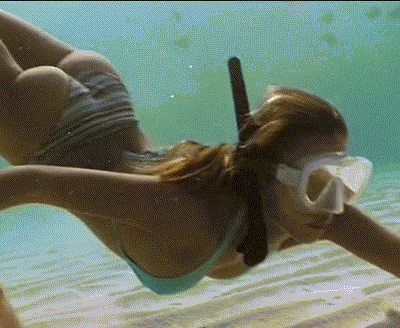 Jessica Alba Swimming GIF