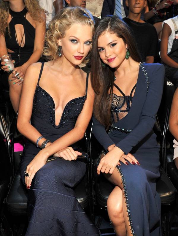 Taylor Swift Hot