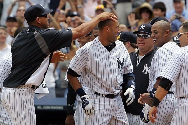 derek-jeter-celebrates