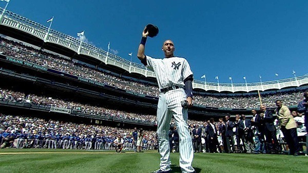 derek-jeter-waving