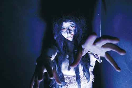 scream-zone-haunted-houses