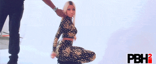 Nicki Minaj Dancing