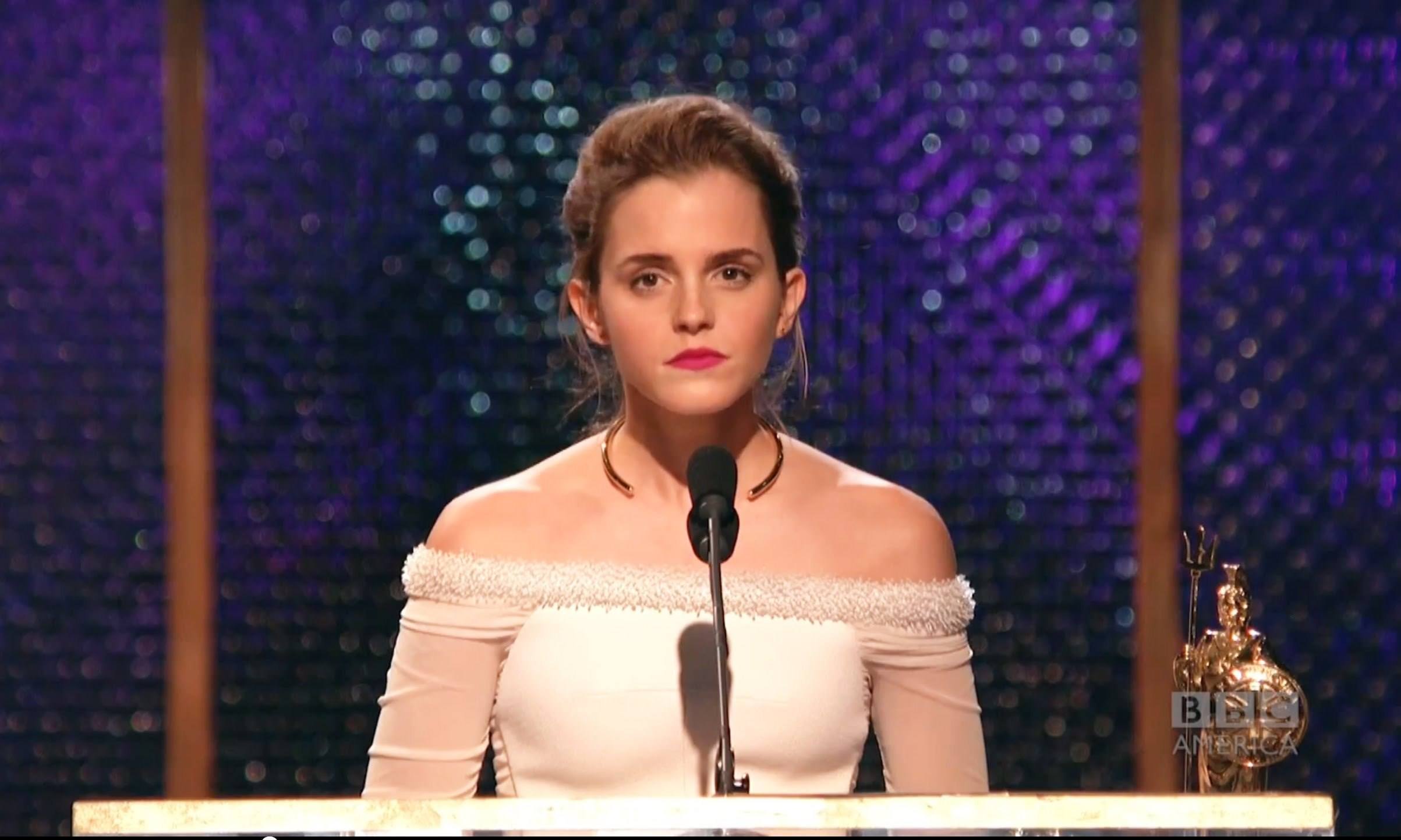 Watch Emma Watson Give The Most Awkward Shoutout While Accepting Her Award