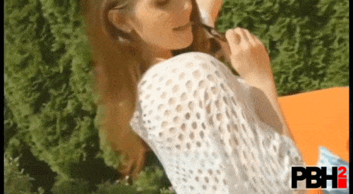 37 Sexy Yoga Pants GIFs That Will Make Any Day Better