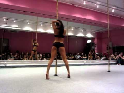 35 Sexy Pole Dancing GIFs That Will Perk Up Any Day
