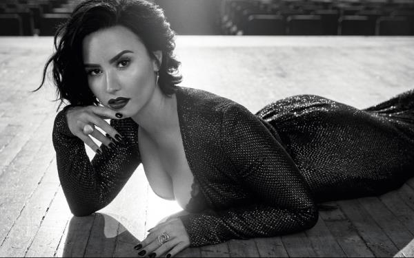 Sexy Black And White Photo Of Demi Lovato