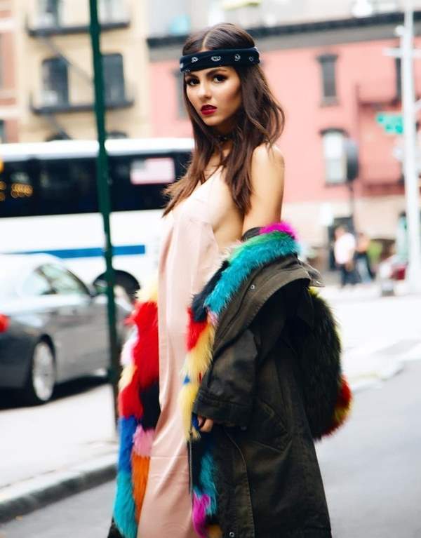 Hot Victoria Justice Sideboob